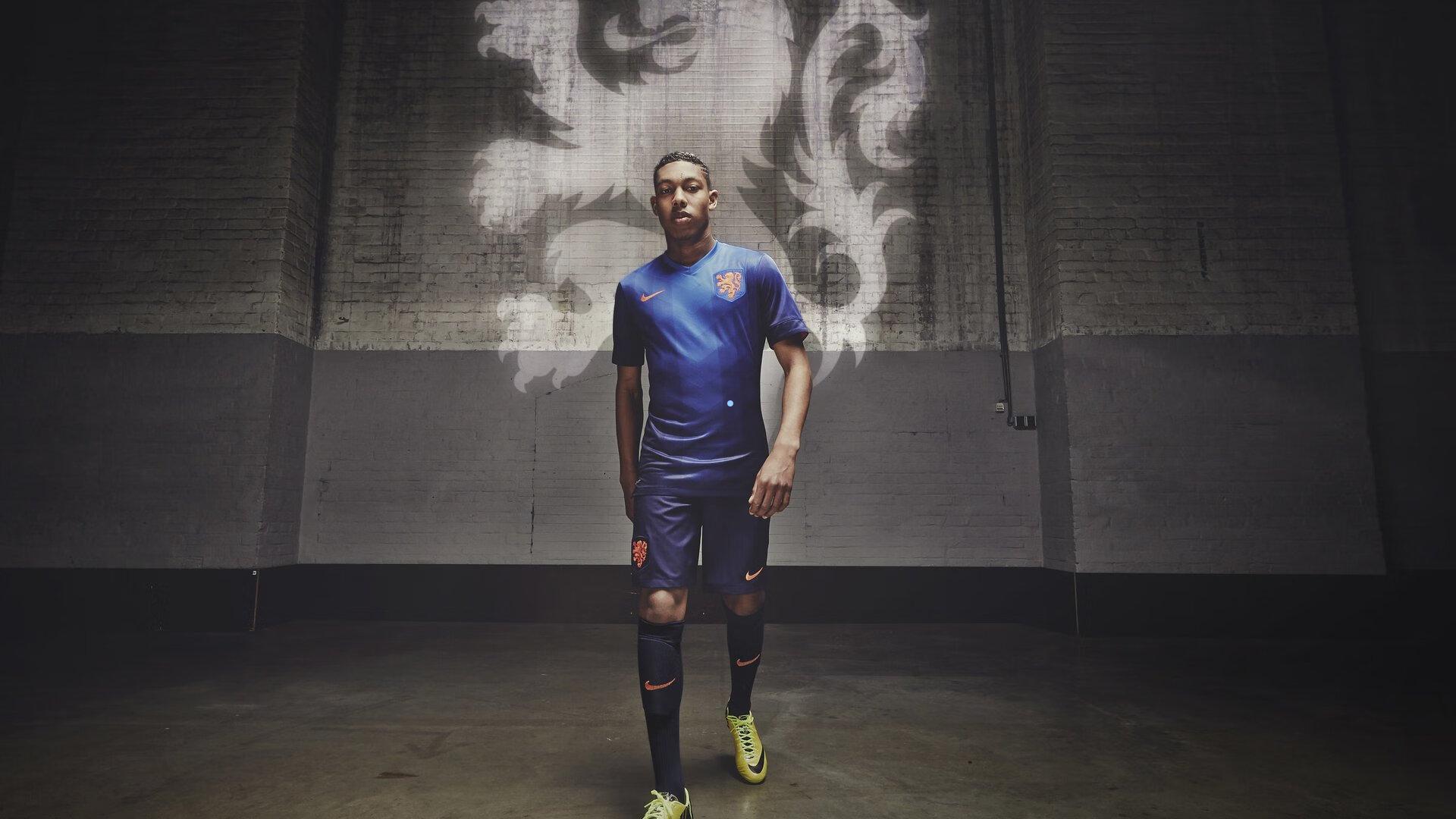 欧足联任命卡瓦纳执法关键战 布拉格斯拉维亚迎战巴萨面临严峻判罚考验